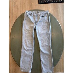Levi’s Women’s Size 10 Classic Straight Light Wash Jeans W30 L30